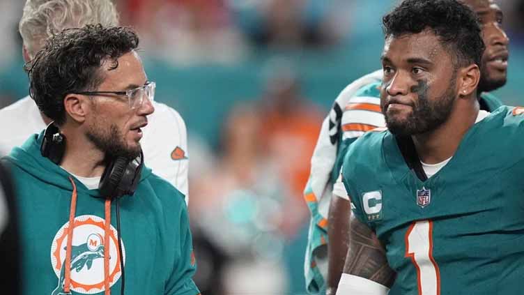 Tua Tagovailoa sustains a concussion after hitting his head on turf in Dolphins' loss to Bills