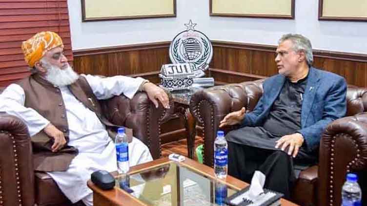 Govt delegation meets Fazl to get support for 'constitutional package'