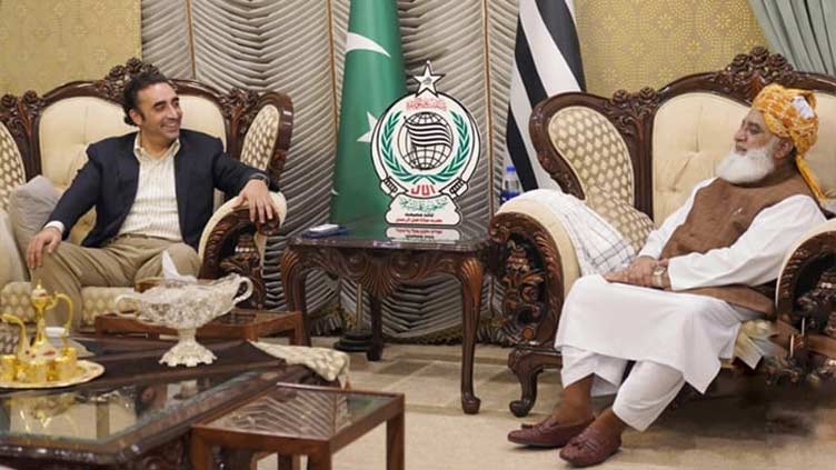 Bilawal-led PPP delegation calls on Fazl to discuss constitutional amendment