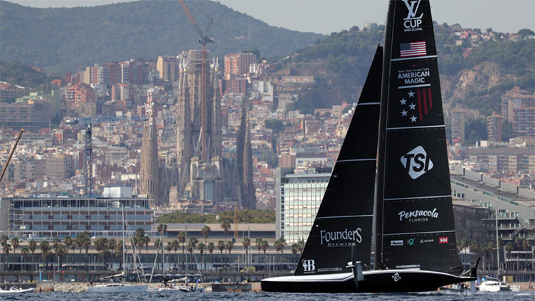 Americans, Swiss snatch lifeline in Louis Vuitton Cup