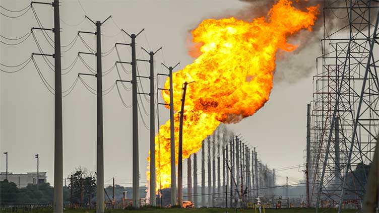 Massive pipeline fire burning near Houston 