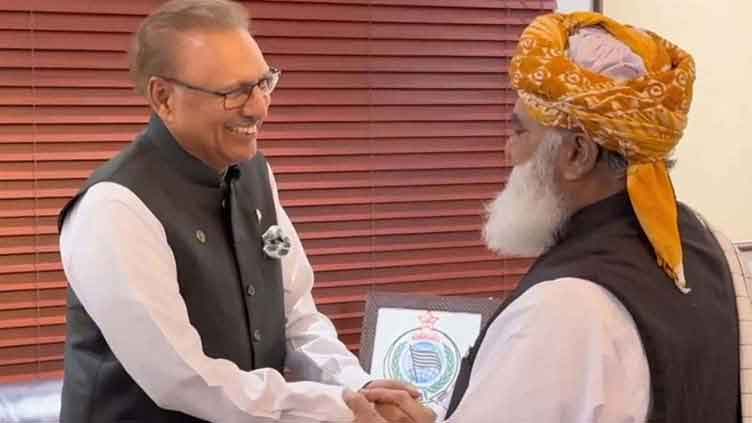 Alvi calls on Fazl to discuss constitutional amendment bill