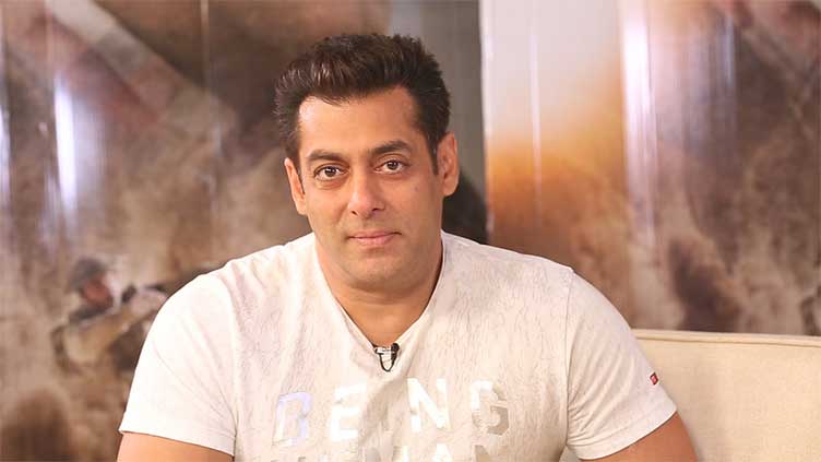 Man arrested for attempting to get close to Salman Khan's vehicle 