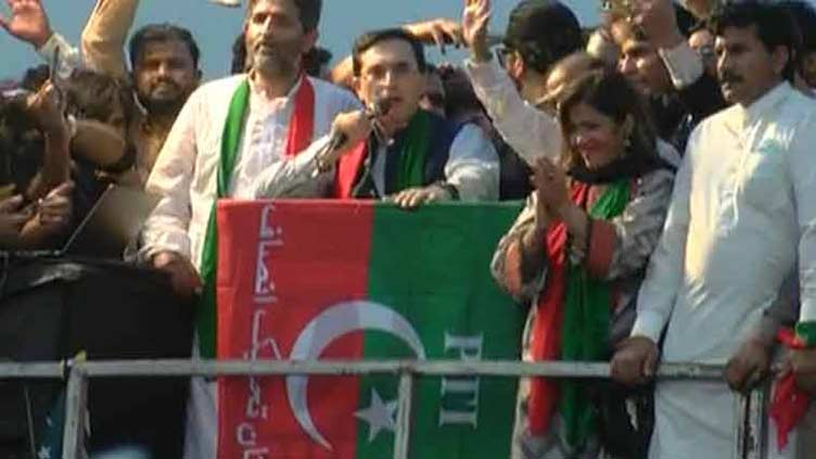 PTI leaders, supporters stay put despite dusk at public gathering venue