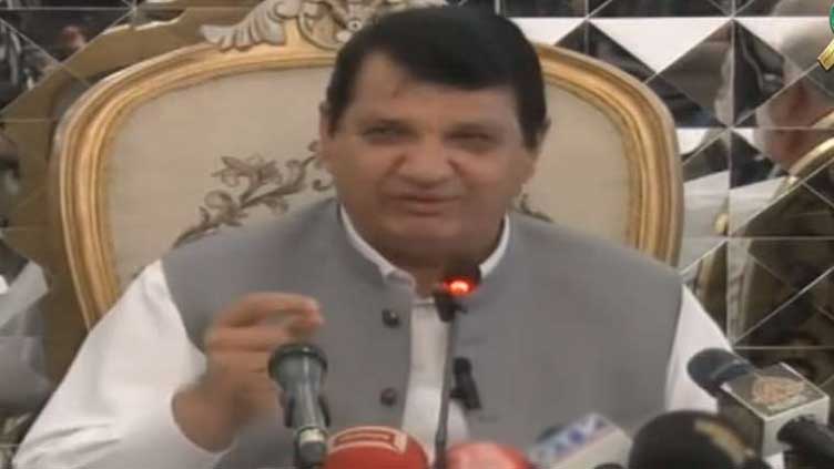 KP govt looting people in the name of Imran Khan: Amir Muqam