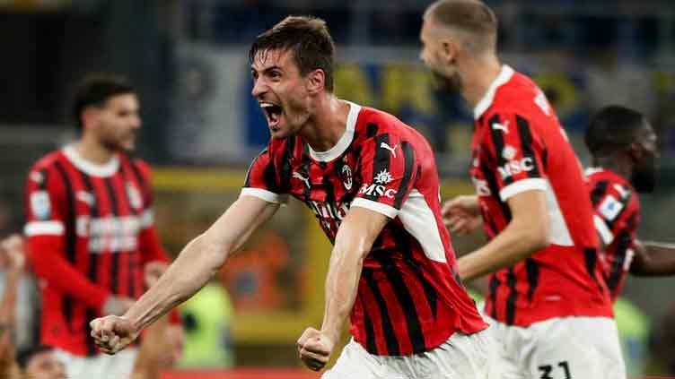 Gabbia's late header earns Milan 2-1 win over Inter