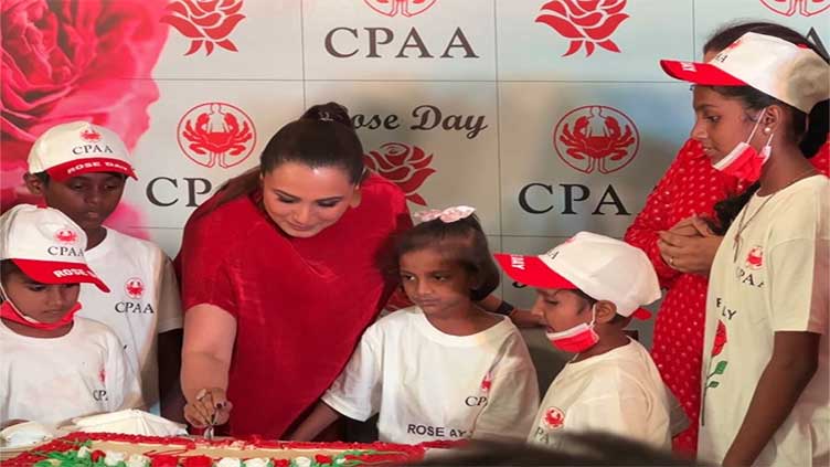 Rani Mukerji spends fun-filled day with cancer patients 