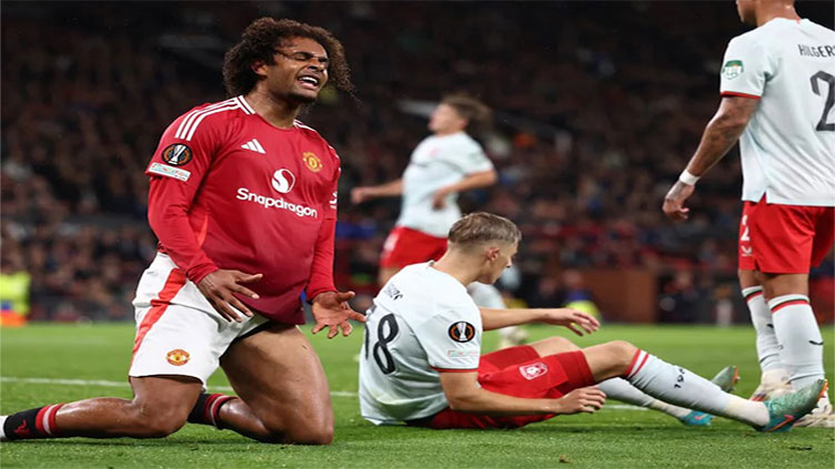 Man Utd held at home by Twente to start Europa League