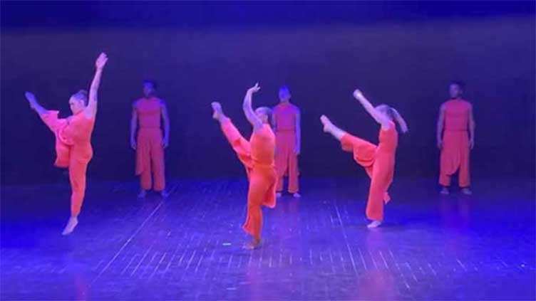 Dance, theatre shows keep mesmerising fans at Karachi festival