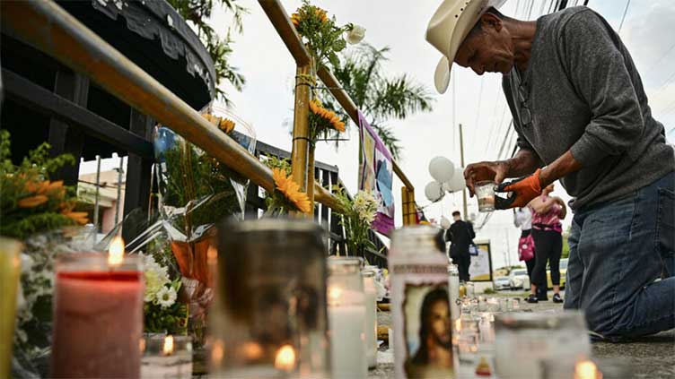 Death toll in Dominican nightclub roof collapse hits 226