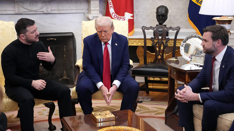 Dunya News Trump and Zelenskiy clash again and US warns it could abandon Ukraine talks