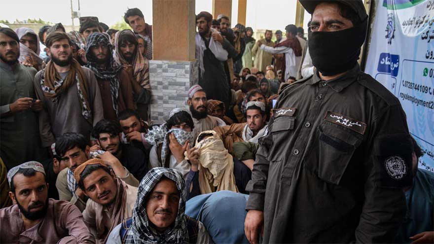 Thousands of Afghans scramble for chance to work in Qatar