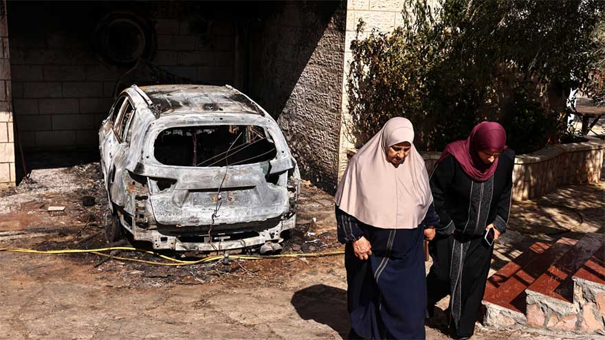 Palestinians say settlers' arson attack kills man in West Bank