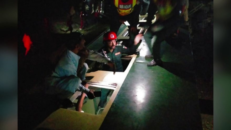 Islamabad Express derails near Lahore, injuring 30 passengers