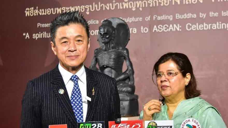 Pakistan gifts replica of Fasting Buddha to Thailand to strengthen cultural ties