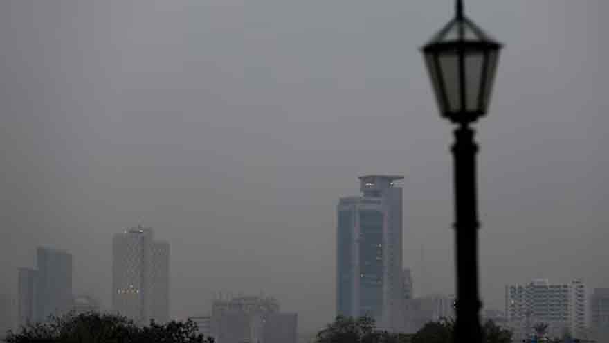 US limits official visits to Karachi hotels after threat report