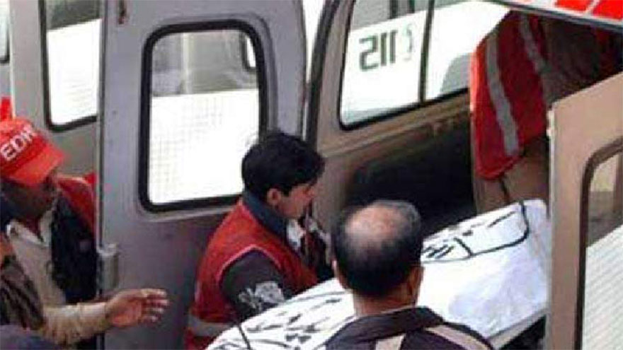 Women killed, daughter injured in Karachi road accident