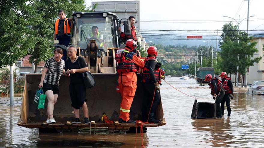 Beijing on top alert for heavy rain, tells residents to avoid going out