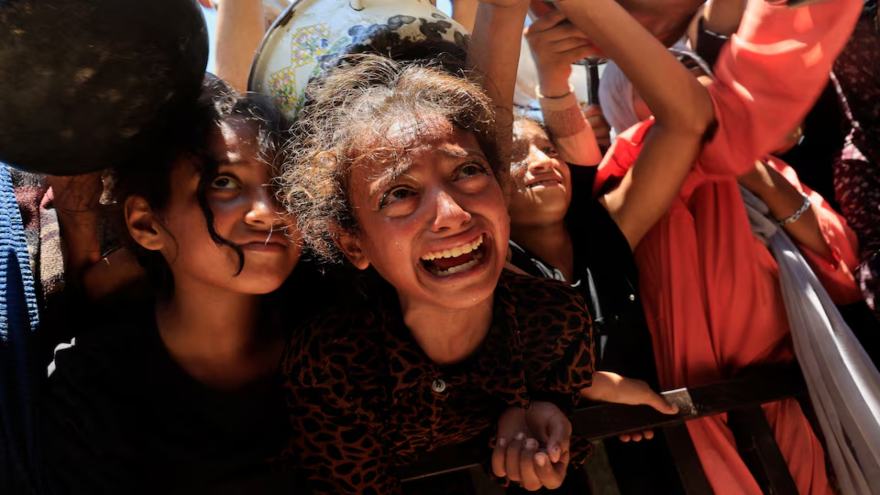 More Gazans die seeking aid and from hunger, as burial shrouds in short supply