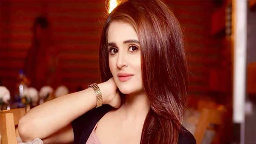 Hafsa Butt discussing her experiences in showbiz