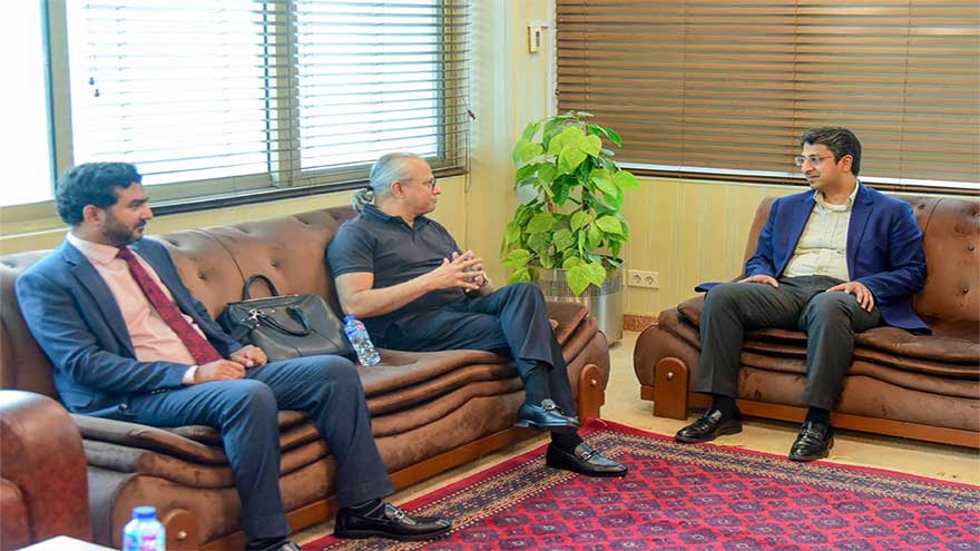 Govt plans to boost apparel, textiles sector through forging partnerships