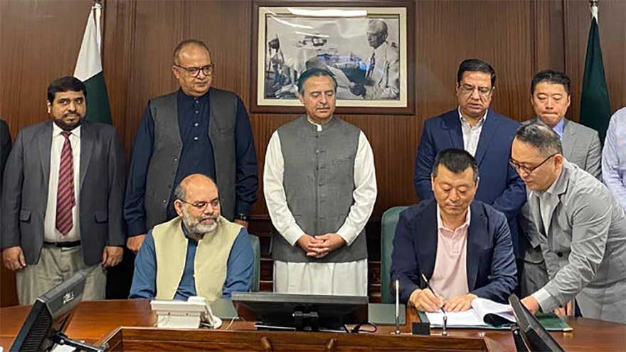 Gwadar Port Authority, Chinese firm agree on industrial, commercial investments