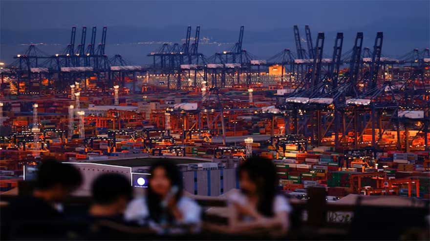 China's exports top forecasts as shippers rush to meet tariff deadline