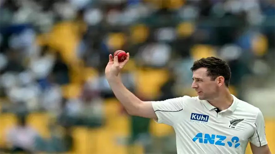 Henry picks five as New Zealand dominate day one