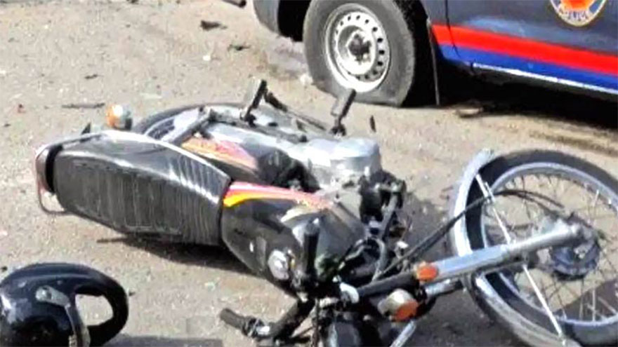 One killed, three injured in truck, motorcycle collision in Karachi