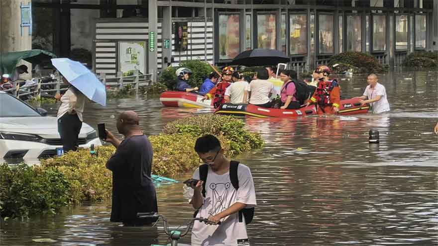 Dunya News Flash floods kill at least 10 people and leave 33 missing in northwestern China