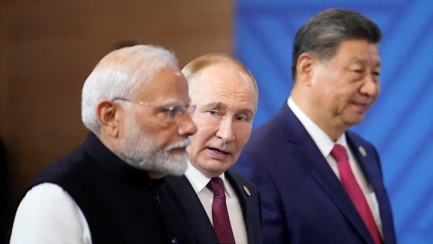 Putin calls Xi, Modi and other foreign leaders ahead of planned meeting with Trump