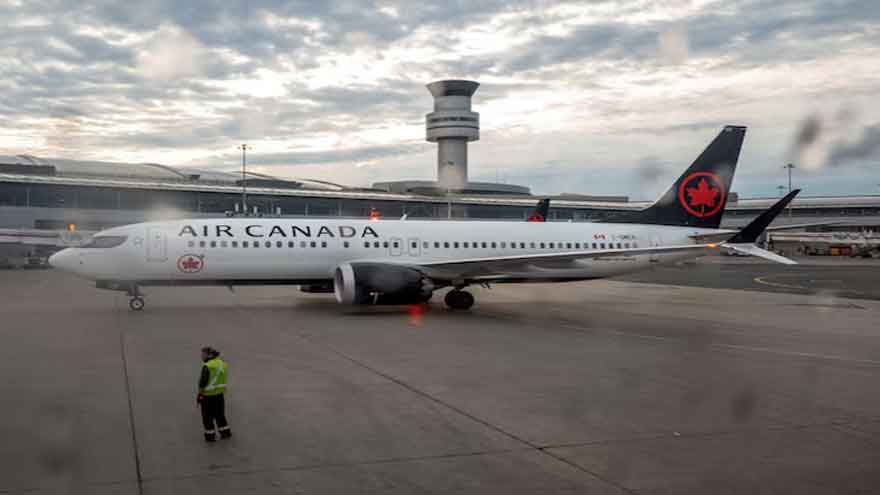 Air Canada flight attendants organize national action to protest working conditions