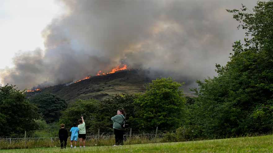 Fire breaks out on Edinburgh landmark Arthur's Seat
