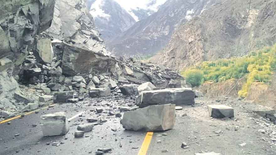 Landslide caused by melting glacier in Gilgit claims eight lives