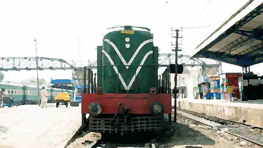 Four injured as two bogies of Musa Pak Express derail near Raiwind