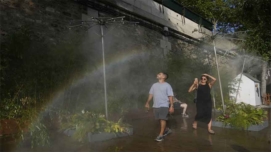 A heatwave scorches parts of Europe and fans wildfire threat in France