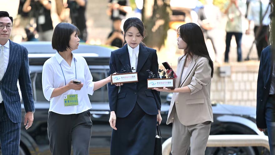 South Korea awaits ruling on bid to arrest former first lady