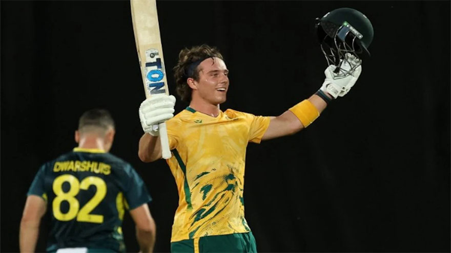 Brevis smashes record ton as South Africa level T20 series