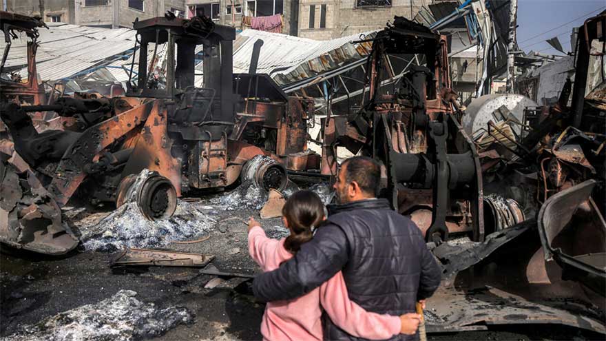 Israeli air strikes rock Gaza as Hamas chief arrives in Cairo for ceasefire push