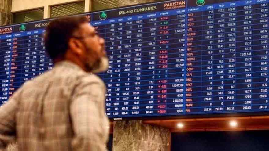 PSX witnesses bearish trend, loses 476 points