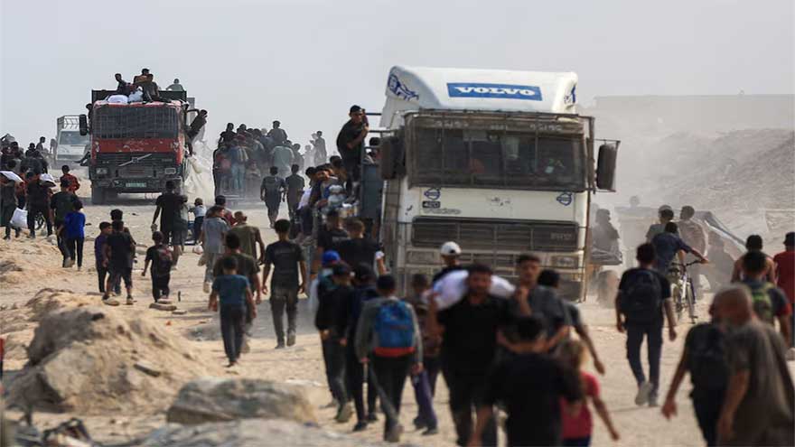 Israel says Gazans free to exit while Hamas attends Cairo ceasefire talks