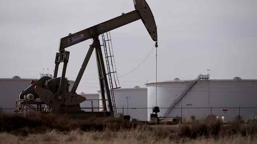 Oil maintains gains ahead of Trump-Putin summit