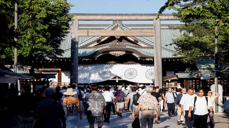 South Korea criticises Japanese officials' visit to Tokyo war shrine