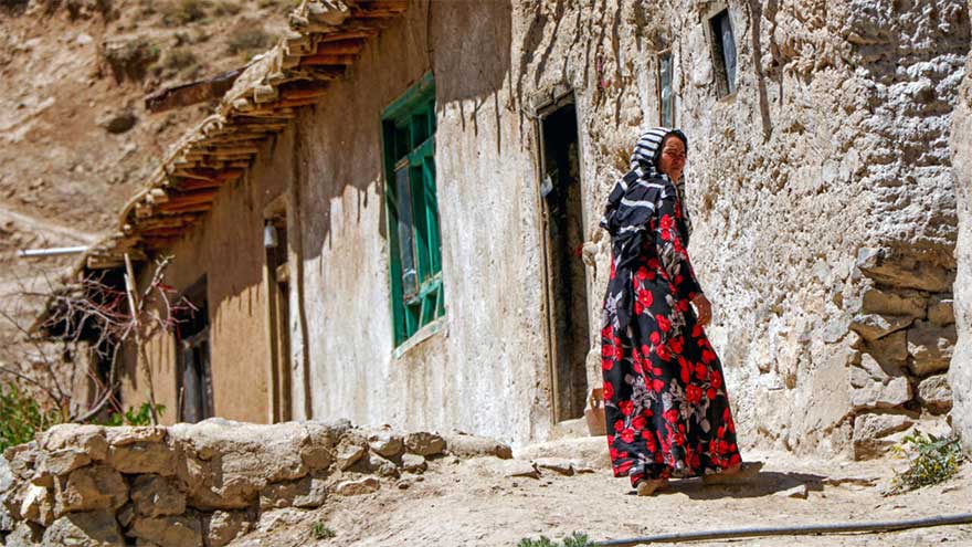 Dunya News Women bear brunt of Afghanistan's water scarcity