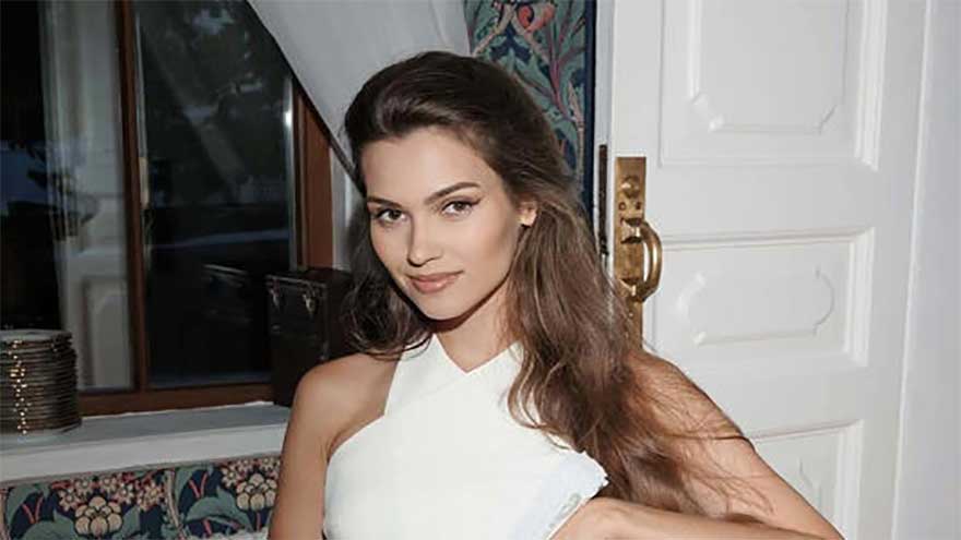 Miss Universe Russia Kseniya Alexandrova dies in car crash 