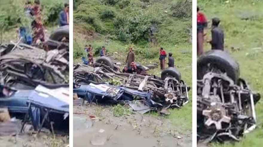 Five die as tourist vehicle crashes in Neelum Valley