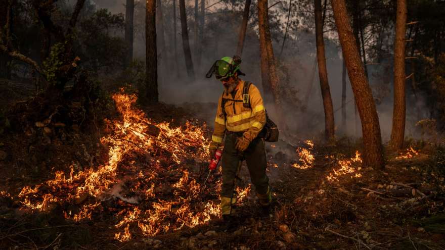 Pilgrimage route cut as Spanish wildfires spread to Picos de Europa mountains