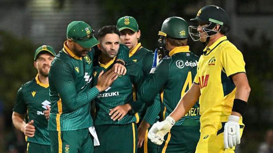 South Africa dish out royal thumping after Maharaj mauls Australia