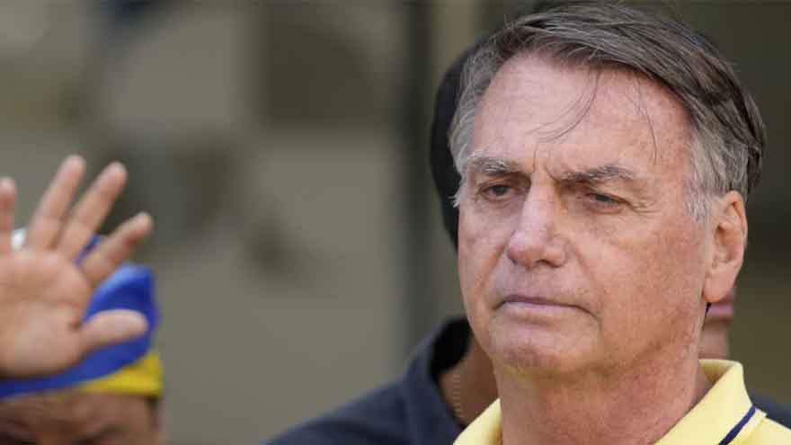 Brazilian police say ex-President Bolsonaro had planned to flee to Argentina seeking asylum