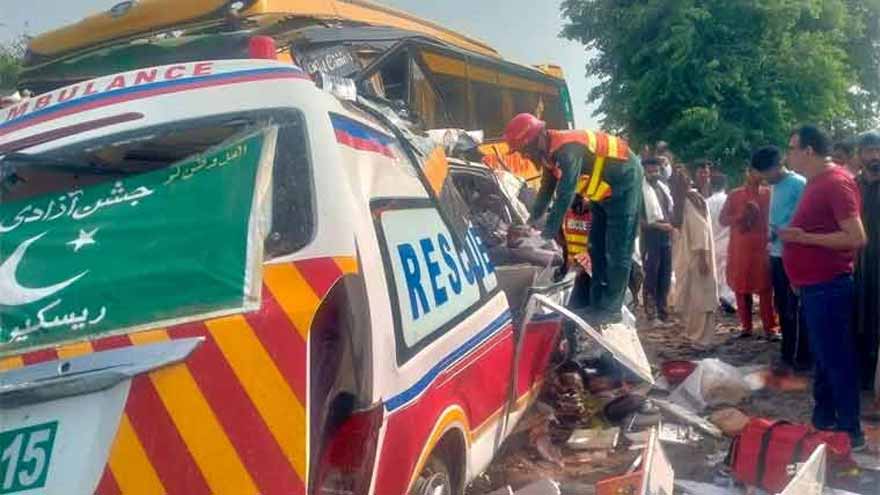Six killed, three injured in bus-ambulance collision in Rahim Yar Khan